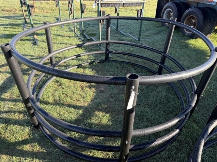 poly-hay-bale-feeder-ring-image-1