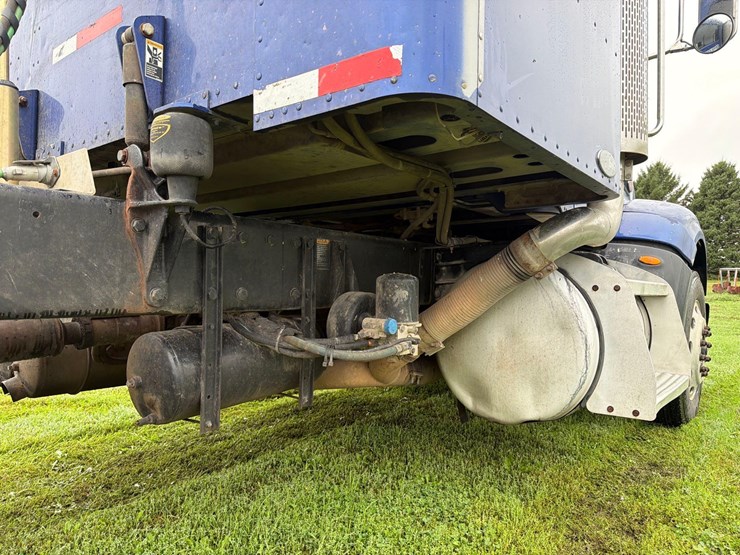 2007-peterbilt-386-image-21