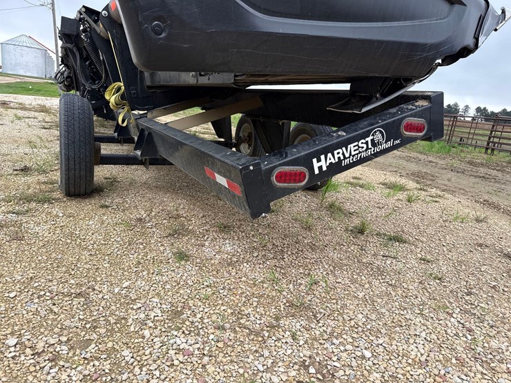 harvest-international-challenger-3840-35ft-header-cart-image-25