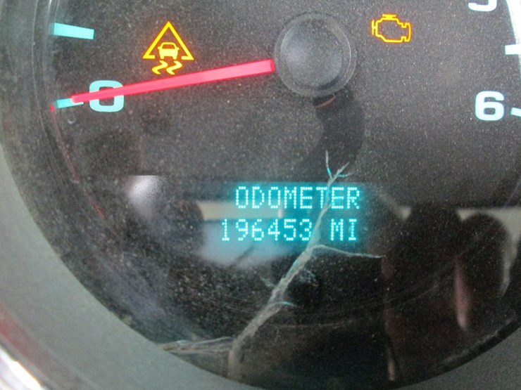 2011-chevrolet-2500hd-image-33