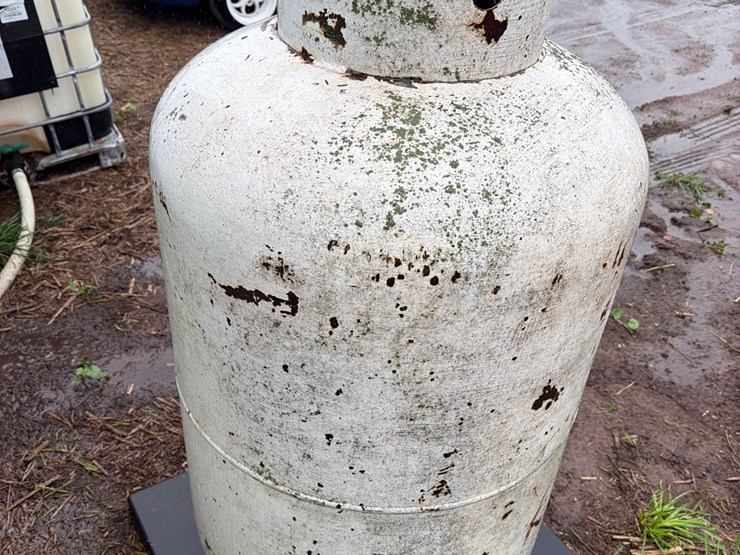 120-gallon-propane-tank-image-7