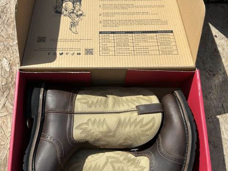 #118-•-justin-boots-superintendent-golden-brown-water-image-1