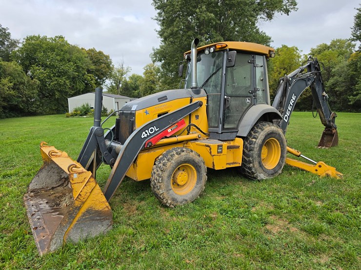 2016-deere-410l-image-2