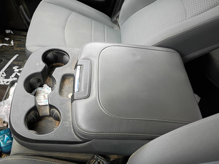 2016-dodge-2500-image-46