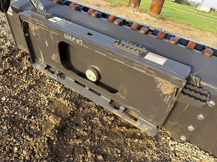 paladin-86”-wide-skidloader-packer-image-9