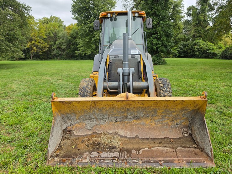 2016-deere-410l-image-19