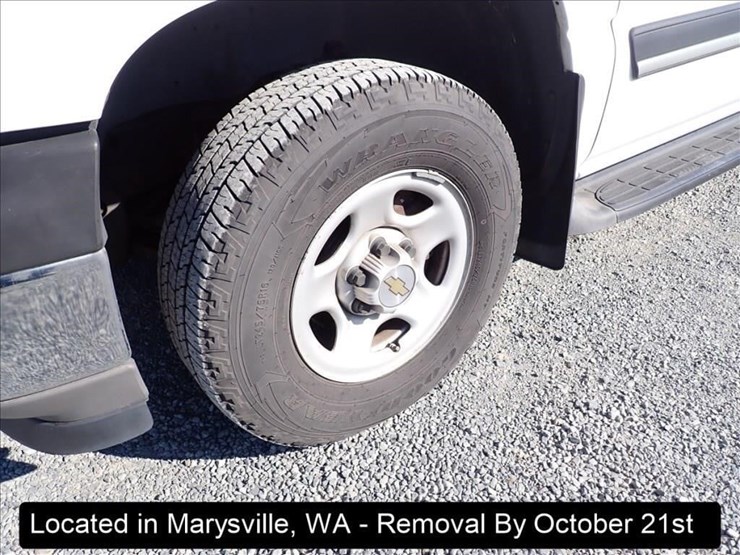 2005-chevrolet-tahoe-image-18
