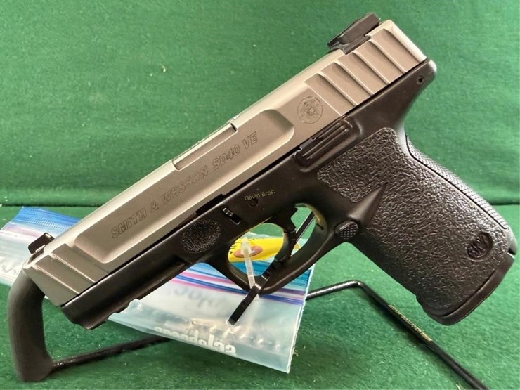 smith-&-wesson-mdl.sd40-ve-40-s&w-pistol-image-11