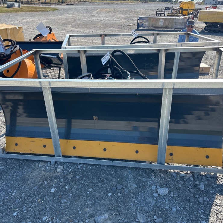 #14 • 84” 6-WAY HYDRAULIC SKID STEER BLADE