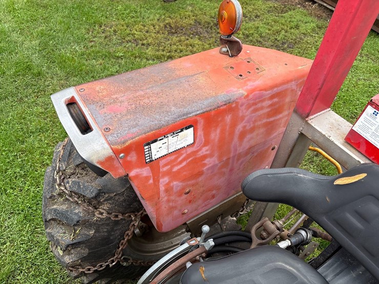 massey-ferguson-165-image-35