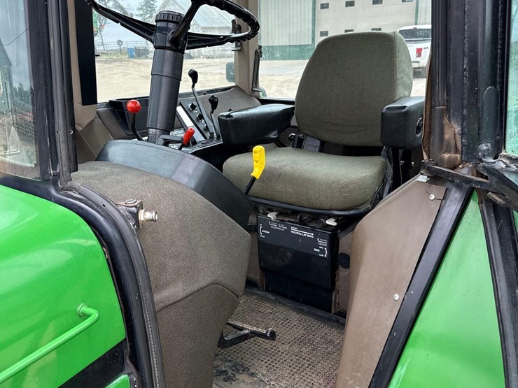 1994-john-deere-4560-image-57
