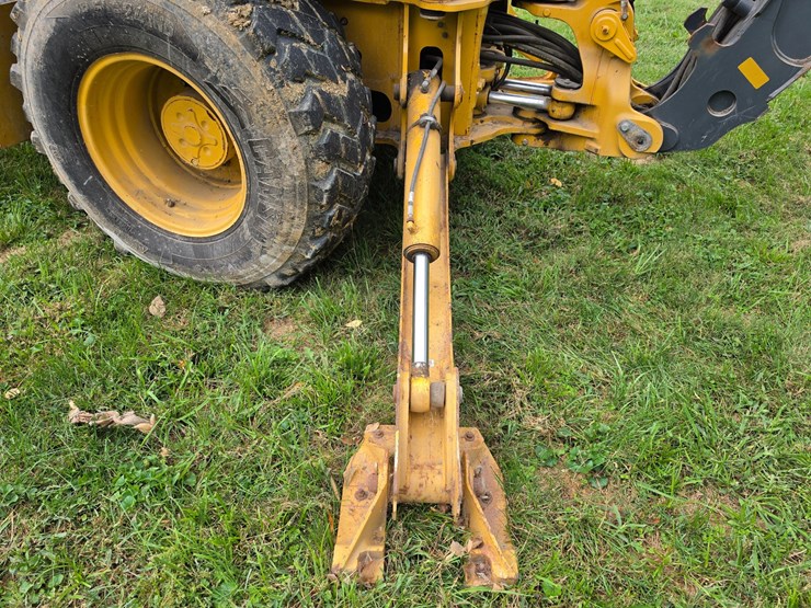 2016-deere-410l-image-119