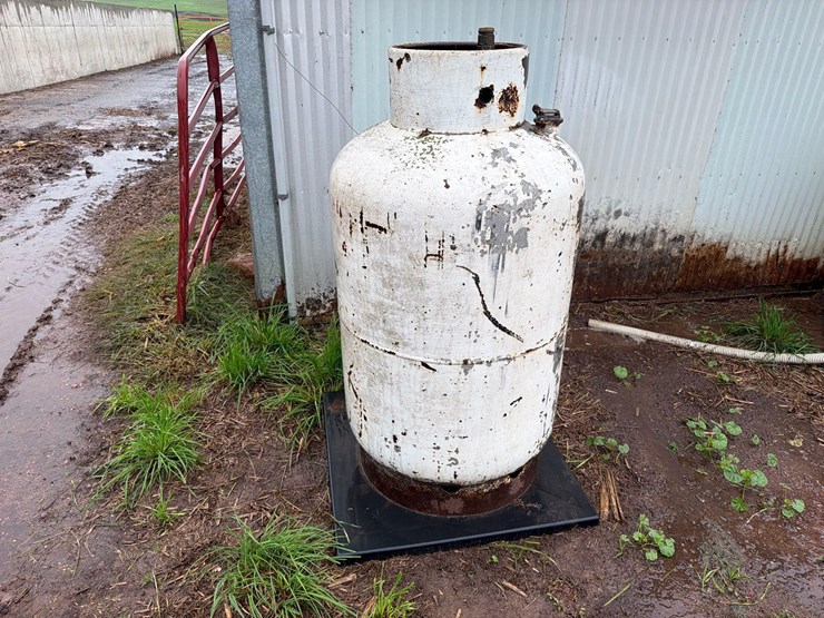 120-gallon-propane-tank-image-1