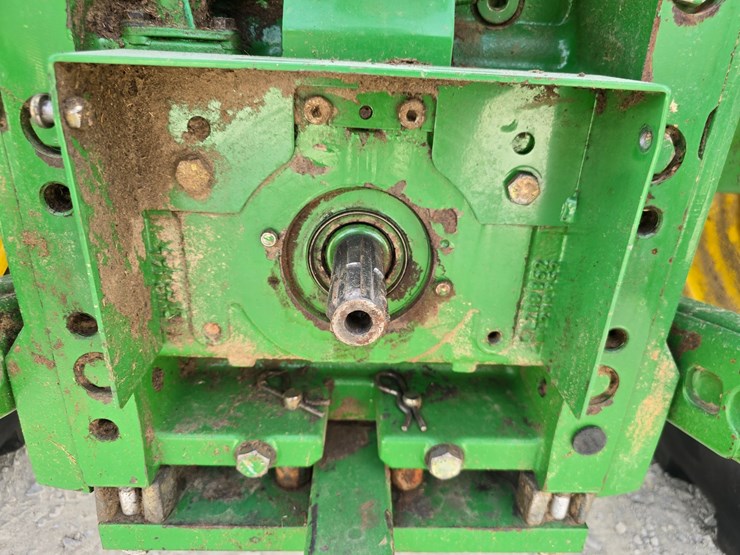 john-deere-6105m-image-37