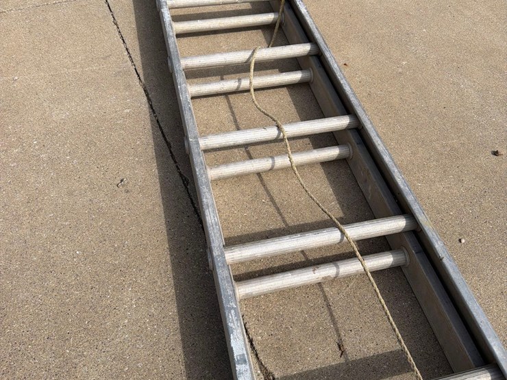 30ft-extension-ladder-image-5