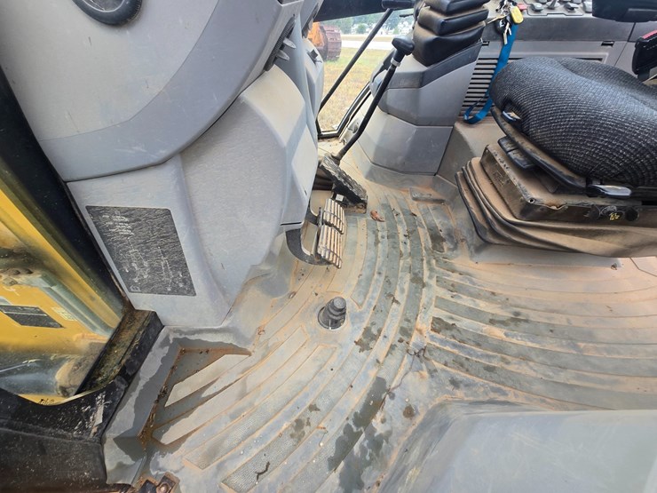 caterpillar-420f-image-37