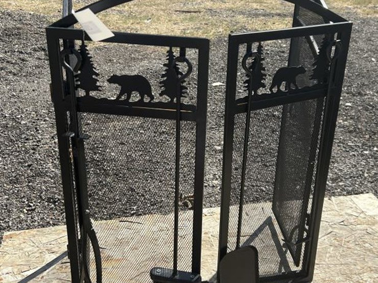 #107-•-metal-folding-fireplace-screen-w/-chimney-image-1