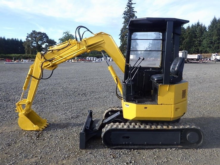 komatsu-pc28uu-image-2