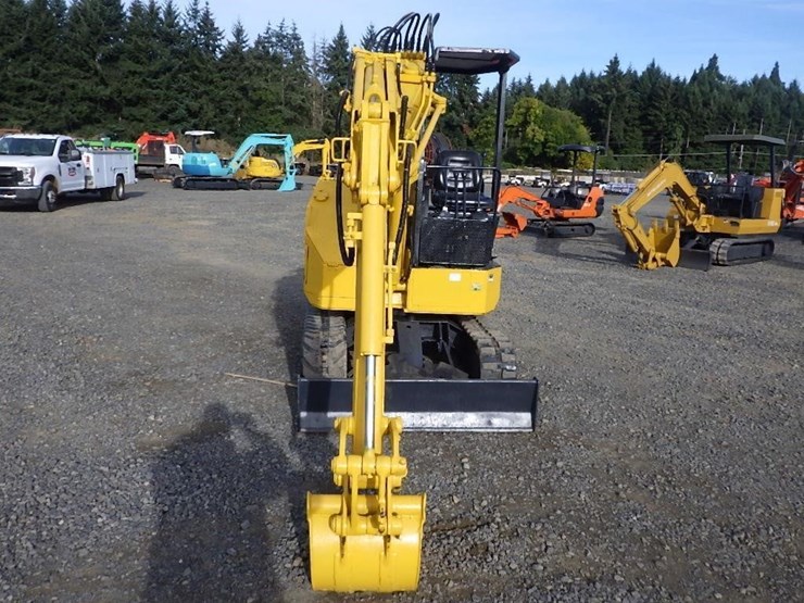 komatsu-pc28uu-image-8