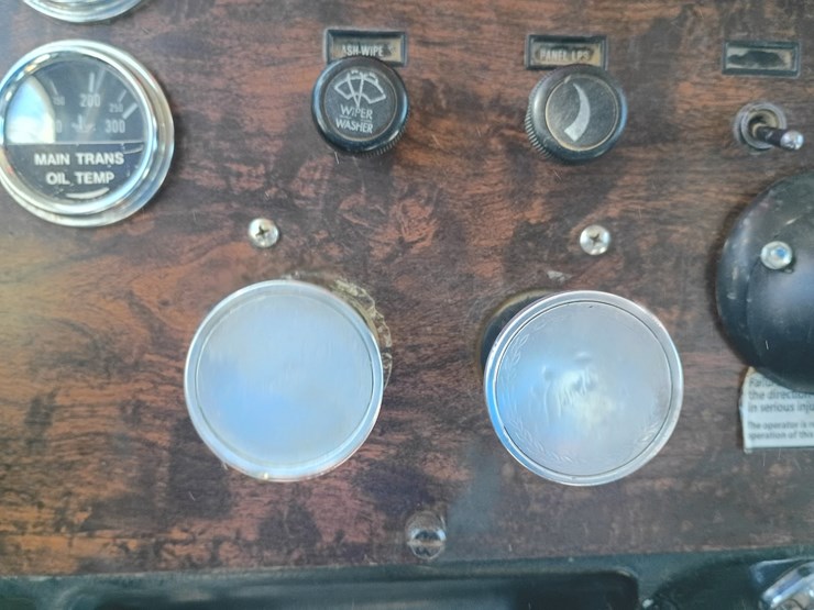 1990-peterbilt-379-image-49