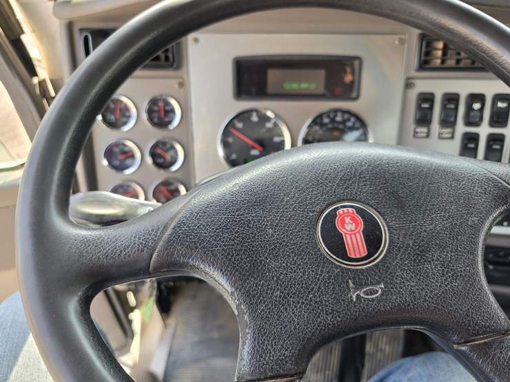2018-kenworth-t370-image-71