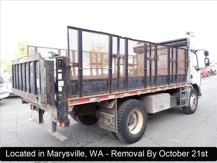 2013-peterbilt-220-image-26