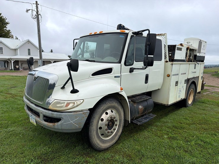 2009-international-durastar-4300-image-1