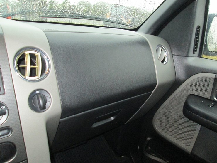 2004-ford-f150-image-32