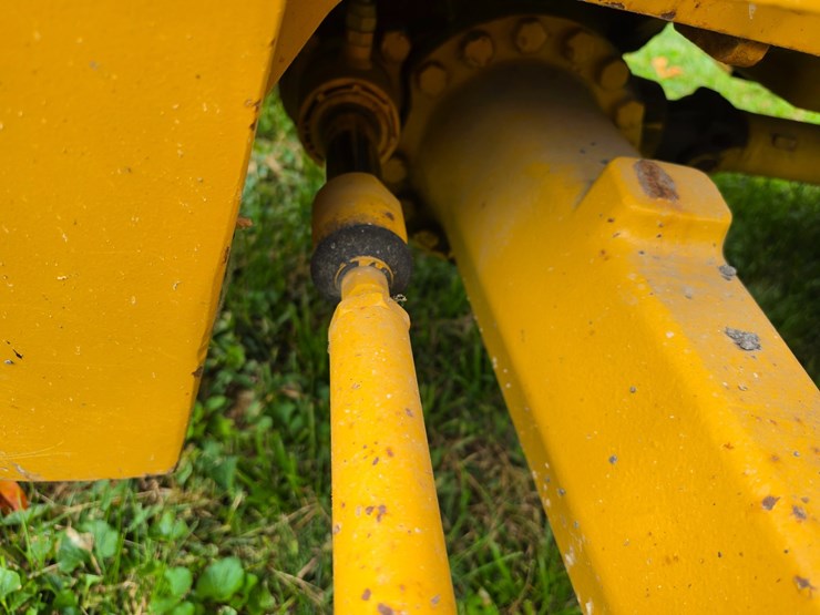 2016-deere-410l-image-164
