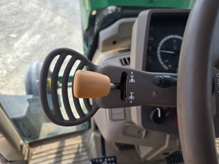 john-deere-6105m-image-55