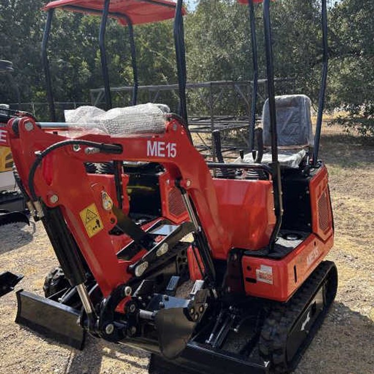#144 • Mini Excavator - Gas - ME15