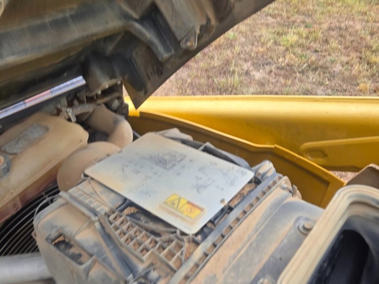 caterpillar-420f-image-30
