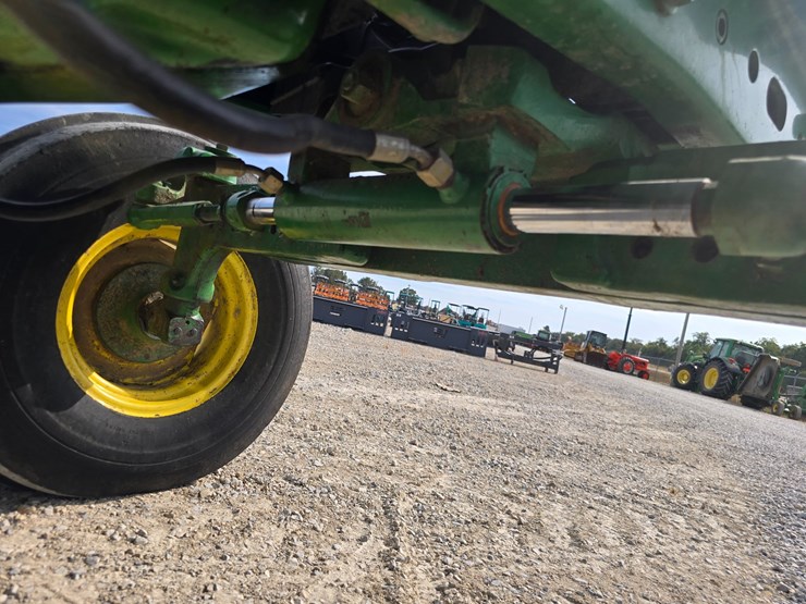 john-deere-6105m-image-31