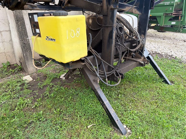 demco-3pt-boom-sprayer-image-5