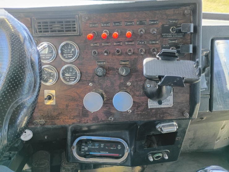 1990-peterbilt-379-image-46
