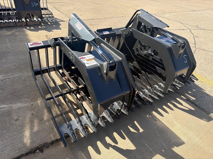stout-hd-72”-skidloader-grapple-bucket-image-1