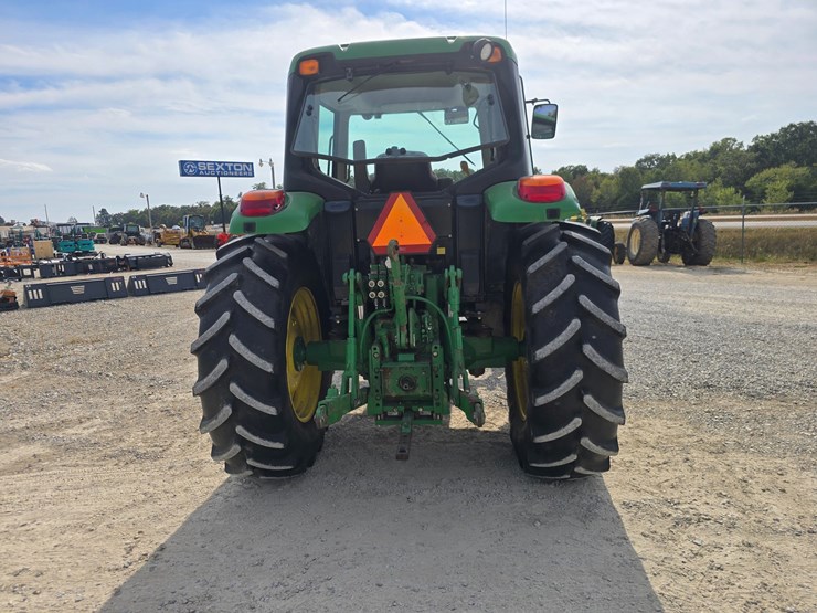 john-deere-6105m-image-11