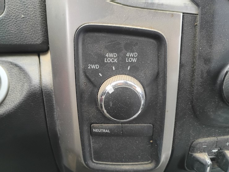 2016-dodge-2500-image-48