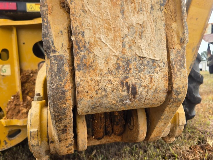 caterpillar-420f-image-65