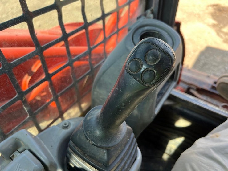 kubota-svl90-2-image-22