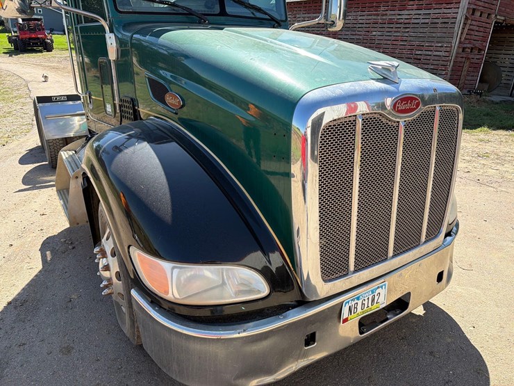 2011-peterbilt-386-image-29
