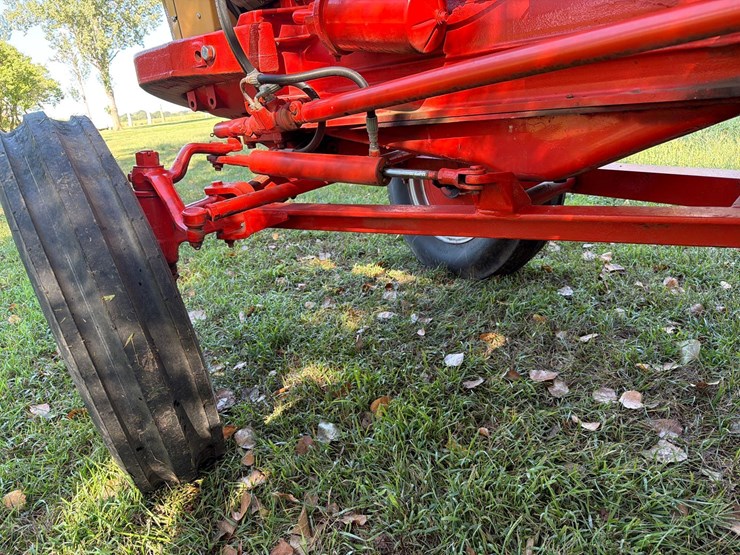 case-900-wheatland-propane-tractor-image-35