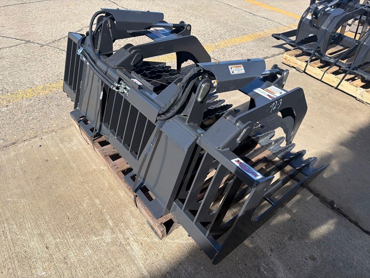 stout-hd-72”-skidloader-grapple-bucket-image-10