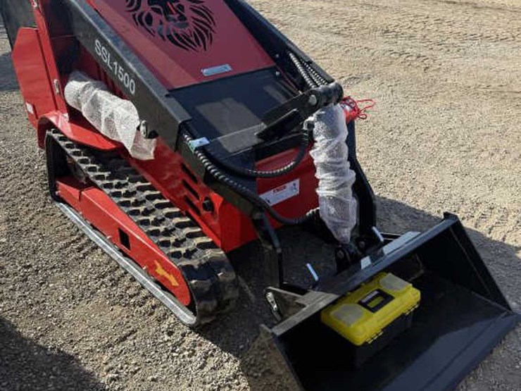 #135-•-yanmar-diesel-mini-skid-steer---ssl1500-image-1