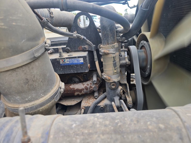 1999-freightliner-fld112-image-34