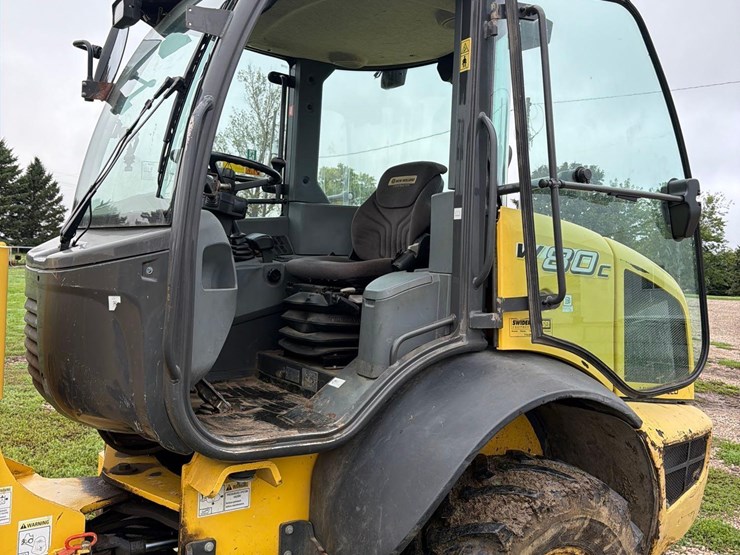 new-holland-w80c-image-26