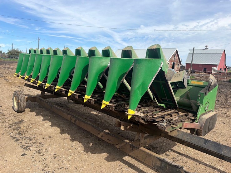 clark-12row20-corn-head-image-4