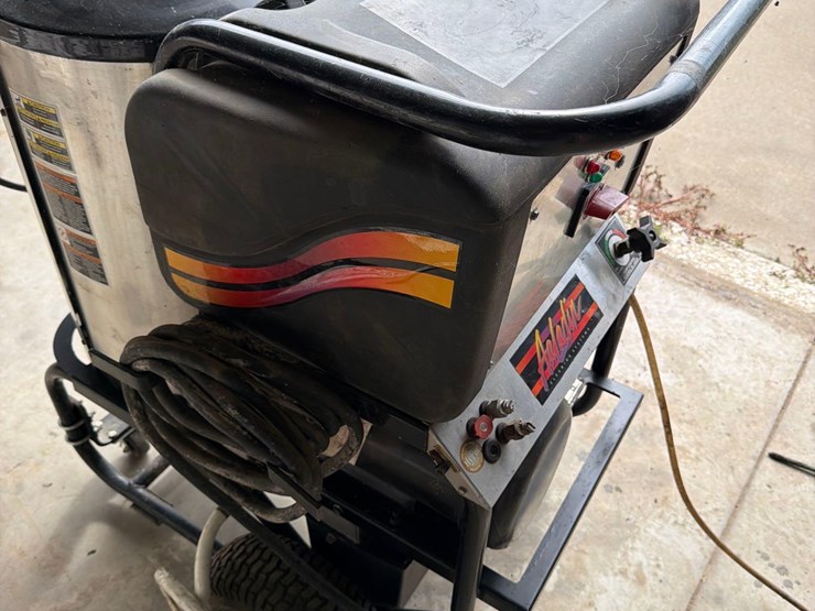 aaladin-3000-psi-hot-water-power-washer—1-owner-image-6