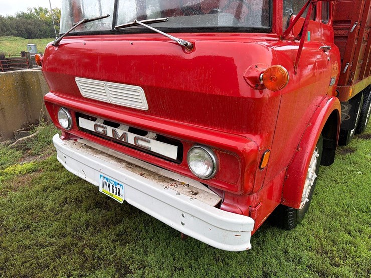 1970-gmc-5500-image-15