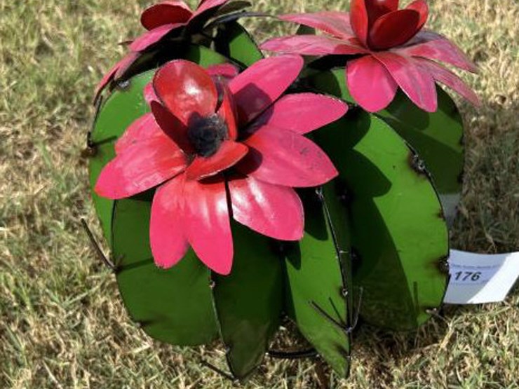 #176-•-metal-art---small-cactus-w/pink-flower-image-1
